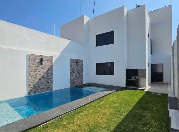 Casa de 4 habitaciones, Cuautla · Venta de Casa Escriturada con Alberca en Cuautla