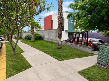 Casa de 2 habitaciones, Culiacán · Casa en Venta a un Súper Precio en Privada Americana, Perisur, Culiacán