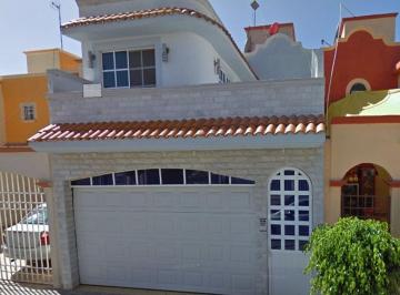 Casa de 4 habitaciones, Ecatepec de Morelos · Casa de 197 m² con 4 Recámaras en Venta en Fraccionamiento Las Americas