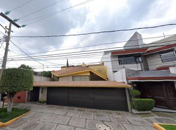 Casa de 5 habitaciones, Naucalpan de Juárez · Venta de Casa en Ciudad Satelite Naucalpan de Juarez 53100 Estado de Mexico.