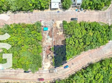 Terreno / Lote · 160m² · Terreno en Venta en Cancún en Residencial Vía Cumbres Junto a Área Verde