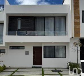 Casa · 158m² · 3 Recámaras · 2 Estacionamientos · Casa Nueva de 3 Recámaras en Zibatá | Entrega Inmediata