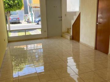 Casa · 120m² · 2 Recámaras · 1 Estacionamiento · Renta Casa en Fraccionamientos Villas Orion 2. No Se Aceptan Mascotas