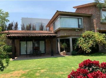 Casa de 3 habitaciones, Miguel Hidalgo · Casa de 609 m² en Bosque de Las Lomas con 3 Recámaras en Venta