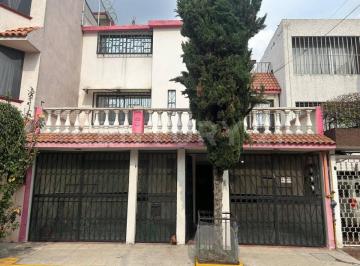 Casa · 277m² · 3 Recámaras · 1 Estacionamiento · Casa en Venta en Residencial Acueducto de Guadalupe, Gustavo A. Madero, Cdmx