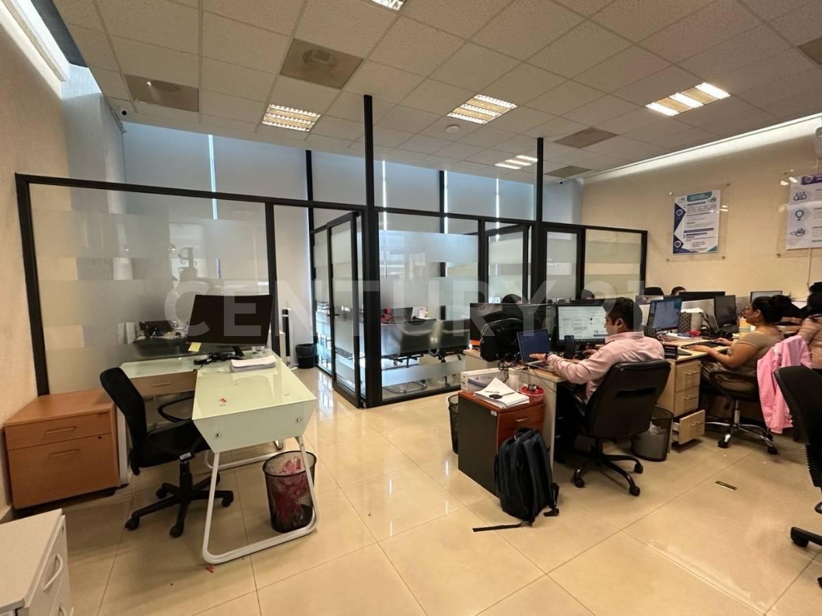 Office for Sale: 85 m² Executive Office in Corporativo Cuernavaca