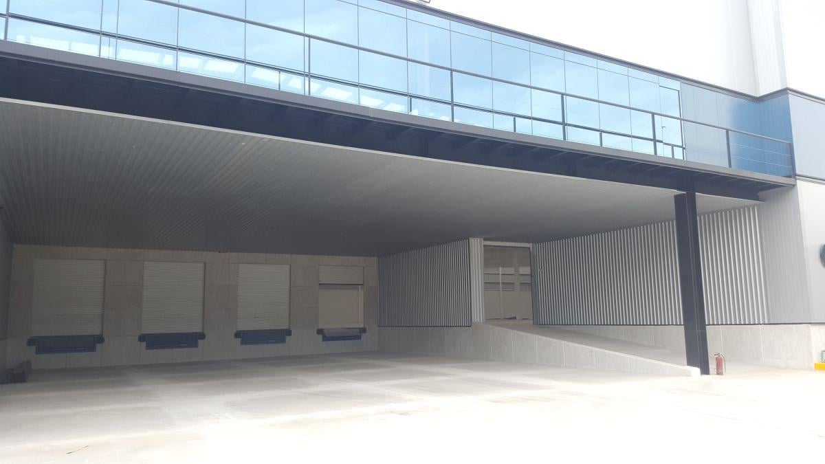 Bodega de 4,059 m&sup2; Divisibles en Cuautitlan Dentro de Parque con Seguridad