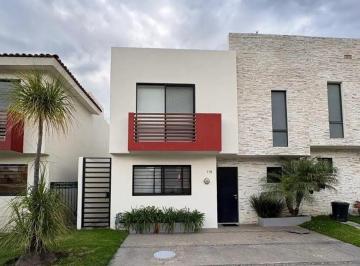 Casa de 3 habitaciones, Zapopan · Casa en Venta El Campestre en Coto con Seguridad 3 Recamaras Cochera 2 Autos Municipio Zapopan