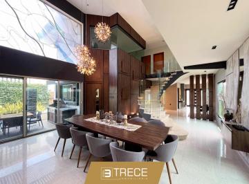 Casa · 580m² · 5 Recámaras · 3 Estacionamientos · Casa en Venta Fraccionamiento Vista Bella, Riviera Veracruzana, Alvarado