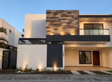 Casa · 170m² · 2 Recámaras · 2 Estacionamientos · Casa en Venta en Punta Tiburón