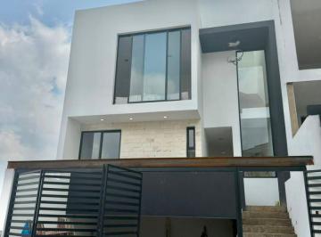 Casa de 4 habitaciones, San Pedro Tlaquepaque · Casa en Preventa Zona Iteso, con Hermosos Acabados en Zona Pegada a Pinar de La Calma