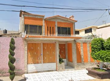 Casa de 4 habitaciones, Nezahualcóyotl · Venta de Casa en La Colonia Benito Juarez, Cd Nezahualcoyotl, Estado de Mexico