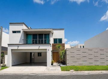 7cf7b10fa64c5ed26607fa7c3aa708f83e52e651d6623680330f35d1a6f8eae7 · Casa en Venta en Veracruz con Amplio Jardin Fracc. Lomas del Sol