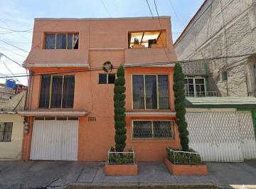 Casa de 5 habitaciones, Nezahualcóyotl · Venta de Casa en La Colonia Metropolitana 2ª Secc. Ciudad Nezahualcoyotl, Estado de Mexico
