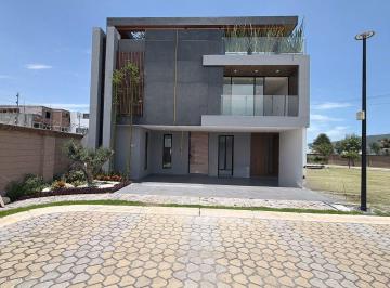 Casa · 363m² · 4 Recámaras · 2 Estacionamientos · Casa Nueva con Paneles Solares, Despacho y Rec en Pb. 4 Recámaras.