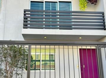 Casa de 2 habitaciones, Guadalajara · Casa en Renta en Colinas de La Normal