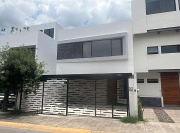 Casa de 3 habitaciones, Zapopan · Casa en Venta Parques Vallarta