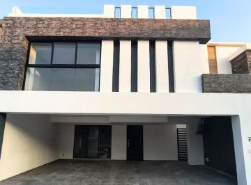 Casa · 259m² · 3 Recámaras · 3 Estacionamientos · Casa en Fraccionamiento Lomas de La Rioja