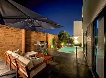 Casa · 274m² · 3 Recámaras · 2 Estacionamientos · Casa en Venta en Punta Tiburón con Alberca