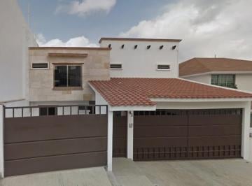 Casa de 4 habitaciones, Xalapa · Hermosa Propiedad en Veracruz Muy Cerca de Anahuac Xapala, Excelente Plusvalia