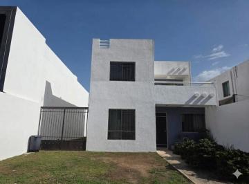 Casa de 3 habitaciones, Mérida · Casa en Renta en Av de Las Américas, $11,000