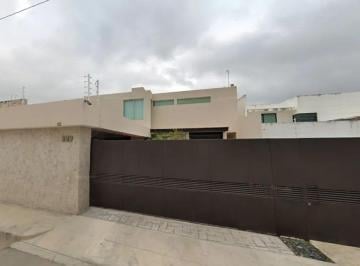 Casa de 5 habitaciones, Mérida · Casa de 563 m² con 5 Recámaras en Venta en Altabrisa