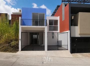 Casa de 4 habitaciones, Emiliano Zapata · Casa en Exclusivo Fracc Cerrado