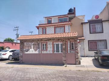 Casa · 173m² · 4 Recámaras · 2 Estacionamientos · Casa en Venta en Las Americas