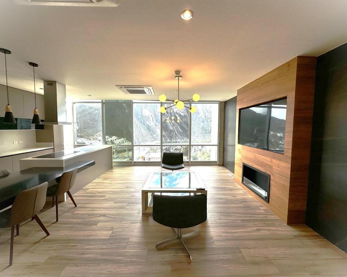 Penthouse Apartment for Sale in Las Huastecas, Santa Catarina, Nuevo León, Valle Poniente