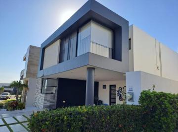 Foto 1 · Casa Equipada en Venta en Exclusivo Residencial Punta Tiburón