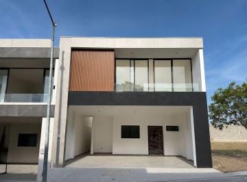 Casa · 265m² · 3 Recámaras · 2 Estacionamientos · Casa en Venta en Dominio Cumbres, Santoral II | Nuevo León