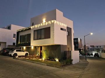 Casa de 3 habitaciones, Zapopan · Casa de 292 m² con 3 Recámaras en Venta en Bosques Vallarta