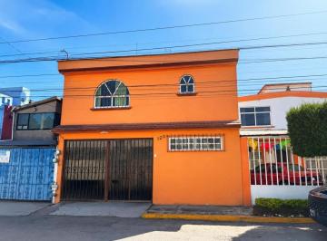 Foto 1 · Casa Sola en Venta en Bosques de Colón, Toluca, México