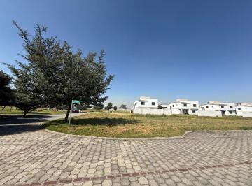Foto 1 · Terreno en Venta en Esquina con Doble Frente Condado del Valle Belardia, Metepec Estado de México
