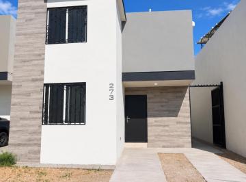 Foto 1 · Casa en Renta Al Poniente de Saltillo en Fracc. Triana
