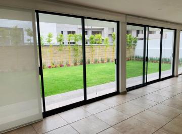 Foto 1 · Casa en Venta con Gran Jardín en Cumbres del Lago Juriquilla, en Condominio