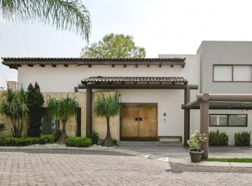Casa de 4 habitaciones, Puebla · Casa de 572 m² con 4 Recámaras (Una en Pb) en Venta en Puebla