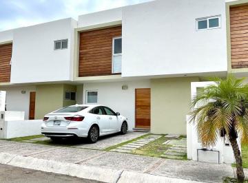 Foto 1 · Casa en Venta en Alenas, Valle de Juriquilla, Condominio con Alberca
