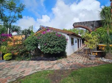 68652e722f65ab8e12e62aae642f6c5ca677b29bab8c364acbd74c2fe8555c22 · Casa en Venta en Tepoztlán, Morelos.