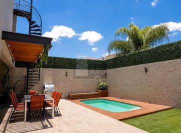 Foto 1 · Casa en Venta con Alberca Propia en Juriquilla, Acabados de Lujo