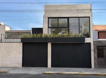 Foto 1 · Casa Remodelada en Venta en Campestre Churubusco, Coyoacán.