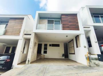 Foto 1 · Casa en Renta en Privada Montejo, Santa Catarina Nuevo León