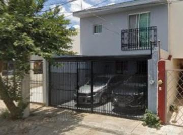 Casa · 162m² · 2 Recámaras · 2 Estacionamientos · Casa en Venta en Residencial Plaza Guadalupe Zapopan