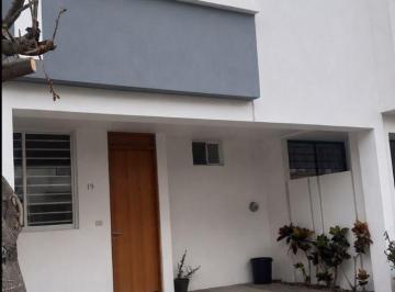 Casa de 3 habitaciones, Zapopan · Casa en Renta en Jardines del Valle (Coto Armonia)