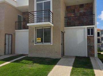Casa en condominio de 3 habitaciones, Puerto Vallarta · Casa en Venta en Ixtapa Puerto Vallarta, Para Estrenar! Recamara y Baño en Planta Baja. Albercas