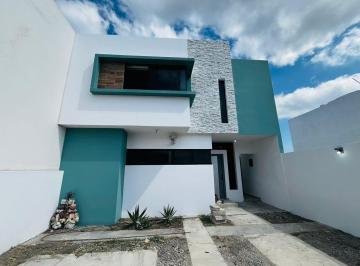 Casa de 3 habitaciones, Alvarado · ¡Tu Nuevo Hogar en Lomas de La Rioja!