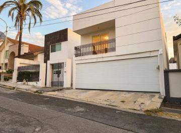 1 · Casa en Venta en Contry La Silla, Guadalupe, Nuevo León