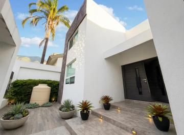 1 · Casa en Venta en Contry La Silla, Guadalupe.