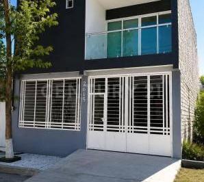 Casa · 290m² · 4 Recámaras · 1 Estacionamiento · Casa en Venta, Col, El Fortin, Zapopan, Jal