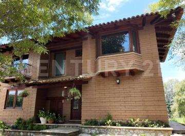Casa · 286m² · 4 Recámaras · 3 Estacionamientos · Cabaña en Venta, Condominio La Lima, Tapalpa, jalisco